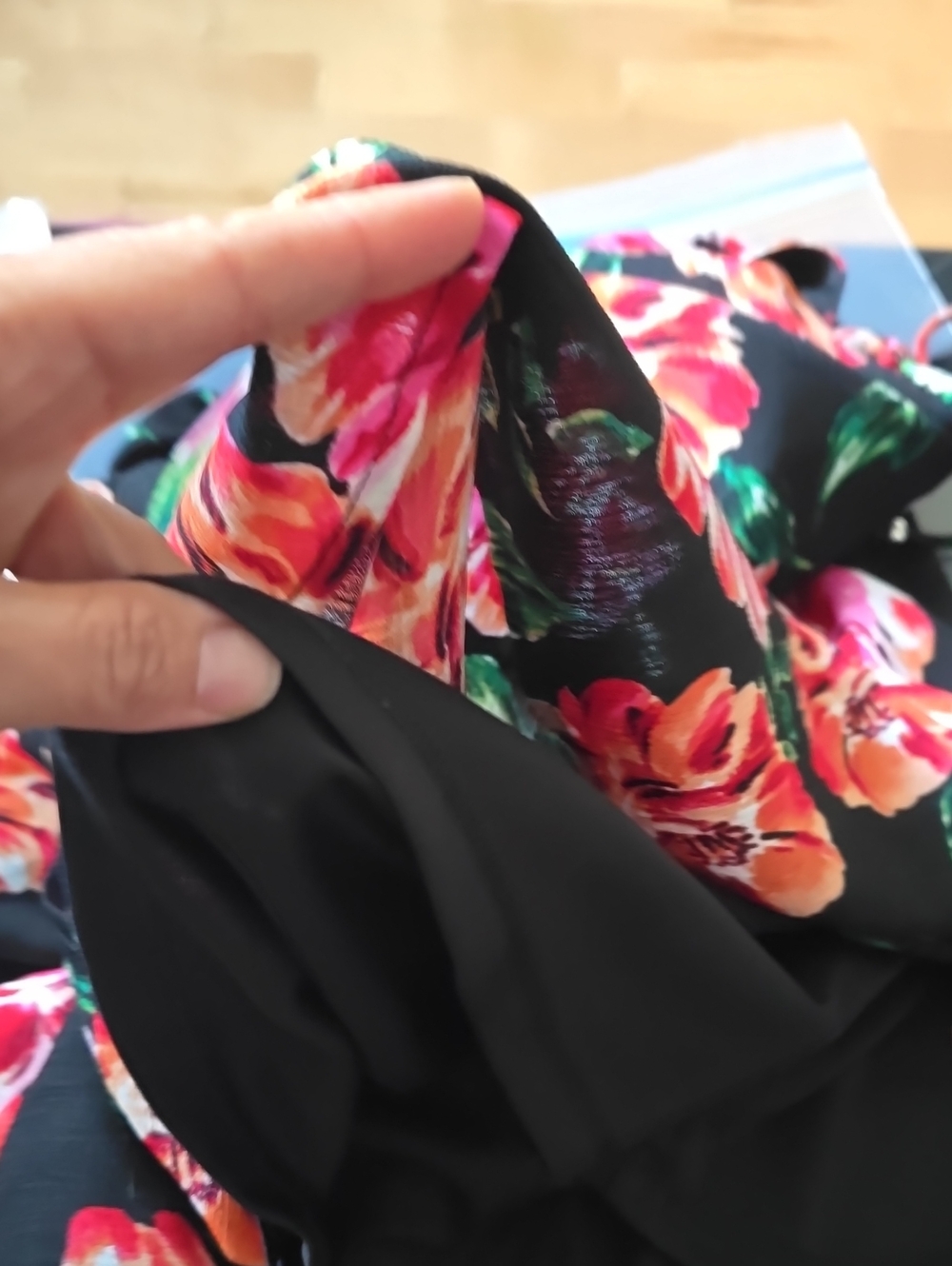 C NEW Black Red Floral Sleeveless Lightweight Adjustable Shoulder Dress Sz S NWT - Picture 5 of 10